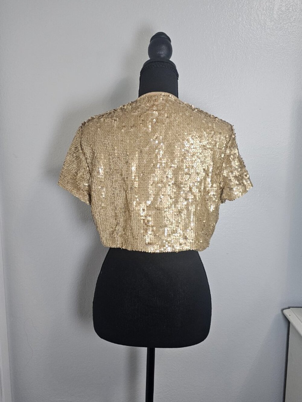 NEW Forever 21 Gold Sequin Shrug Bolero Short Sleeve Cropped - Size Medium - Picture 3 of 5